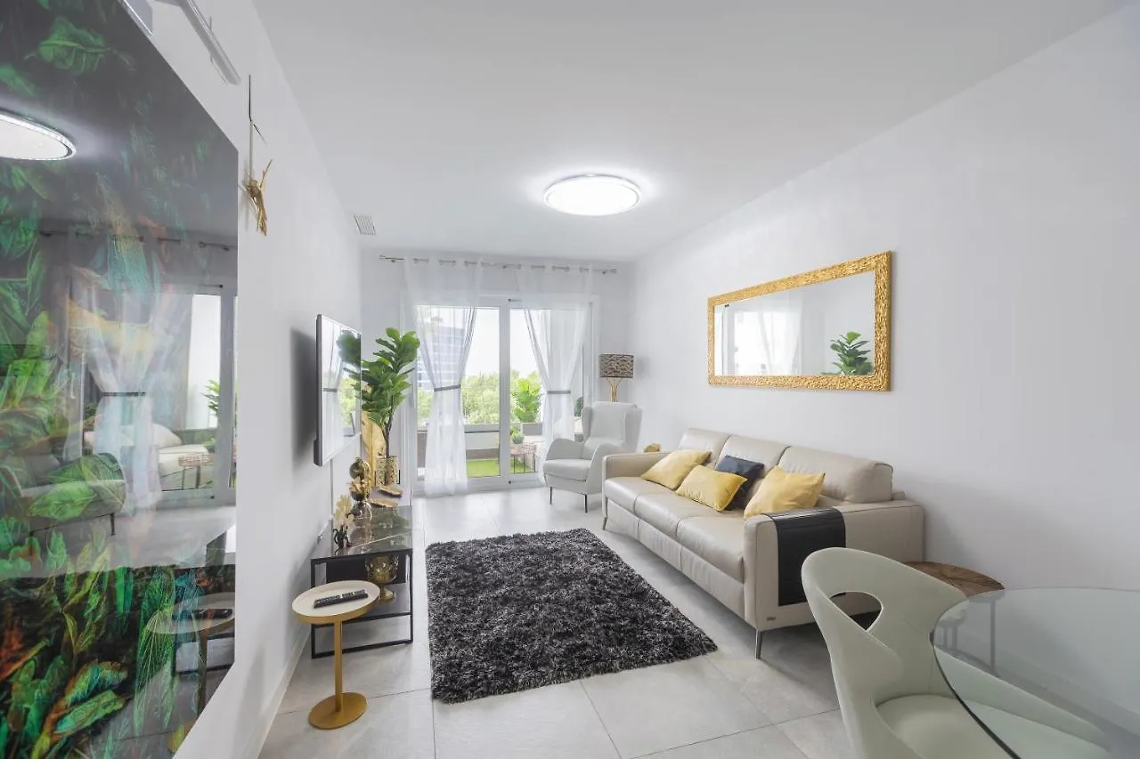 Marbella Luxury Brand New 2-Bedroom Apartment, 3 Min Walk To The Beach!