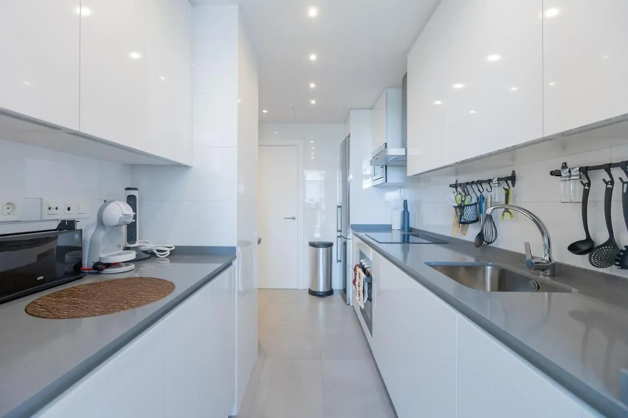 Marbella Luxury Brand New 2-Bedroom Apartment, 3 Min Walk To The Beach! 0*,