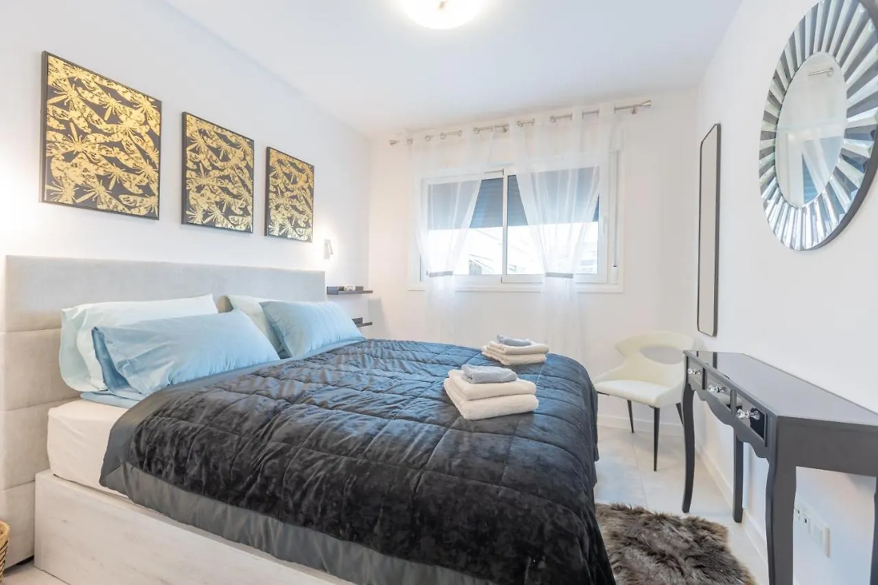 Marbella Luxury Brand New 2-Bedroom Apartment, 3 Min Walk To The Beach! Espanha