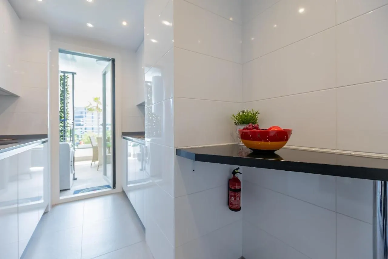 Marbella Luxury Brand New 2-Bedroom Apartment, 3 Min Walk To The Beach! Spain