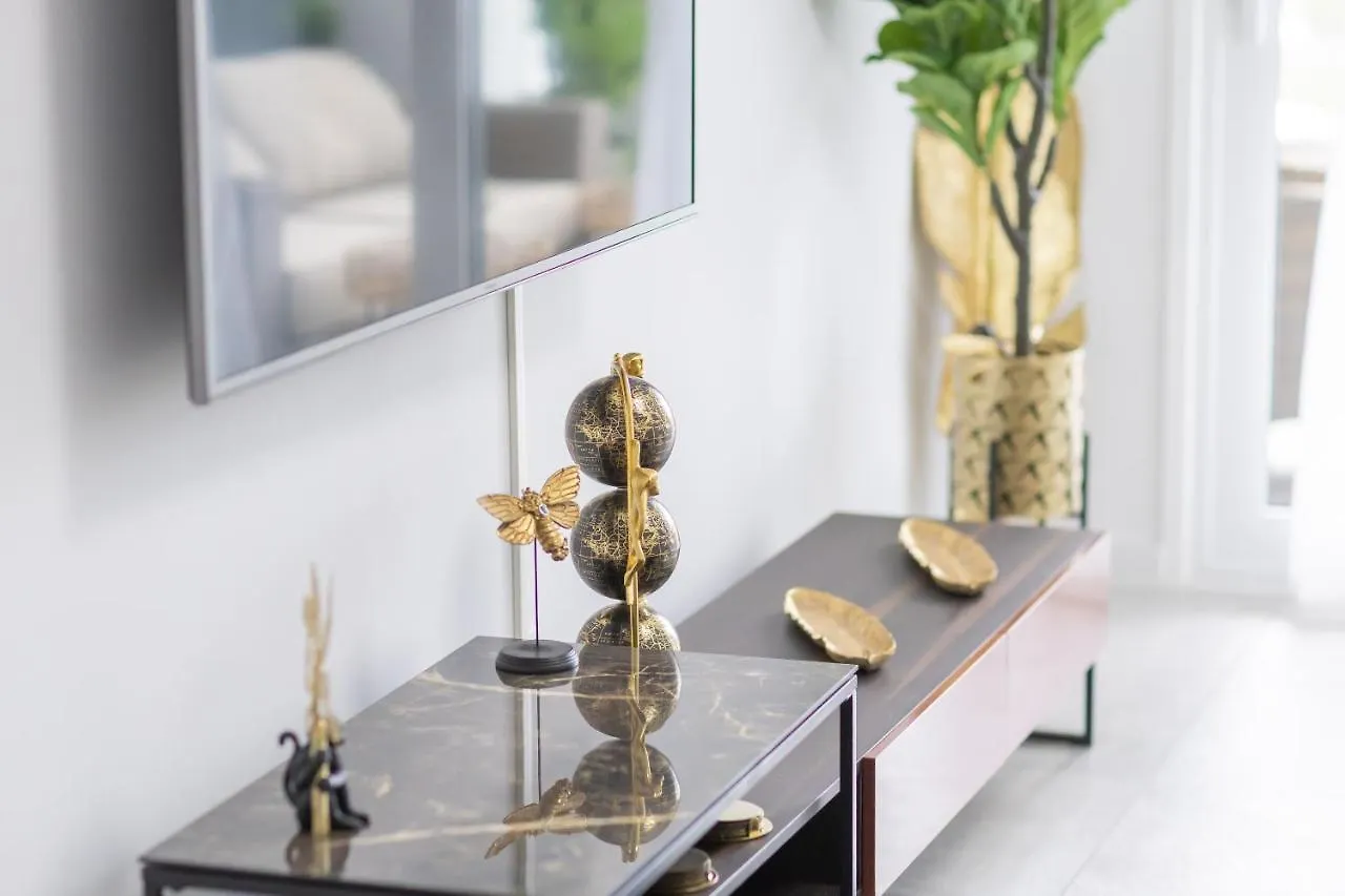 Marbella Luxury Brand New 2-Bedroom Apartment, 3 Min Walk To The Beach! 0*,