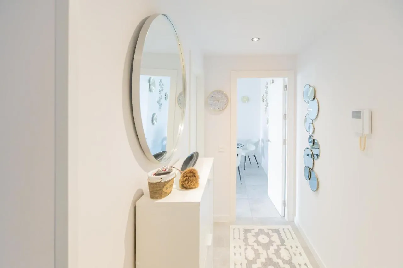 Marbella Luxury Brand New 2-Bedroom Apartment, 3 Min Walk To The Beach! Apartamento