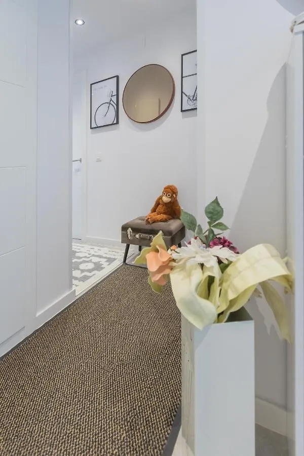 Marbella Luxury Brand New 2-Bedroom Apartment, 3 Min Walk To The Beach!