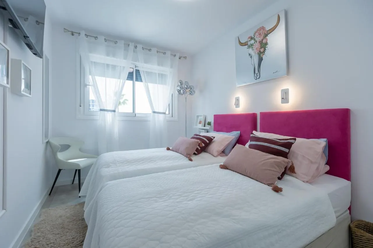 Marbella Luxury Brand New 2-Bedroom Apartment, 3 Min Walk To The Beach! 0*,  Hiszpania